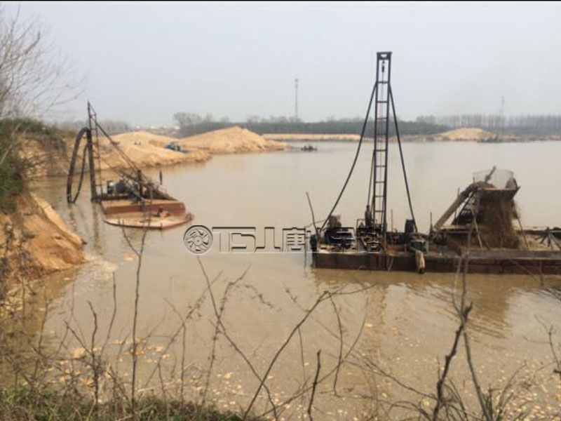 無節(jié)制開采河沙，河堤受損嚴(yán)重