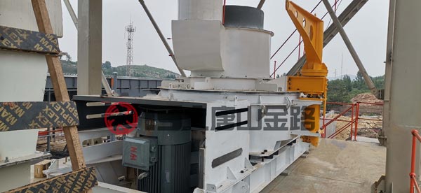 錘破、對(duì)輥破、立軸沖擊破三種制砂設(shè)備優(yōu)劣對(duì)比