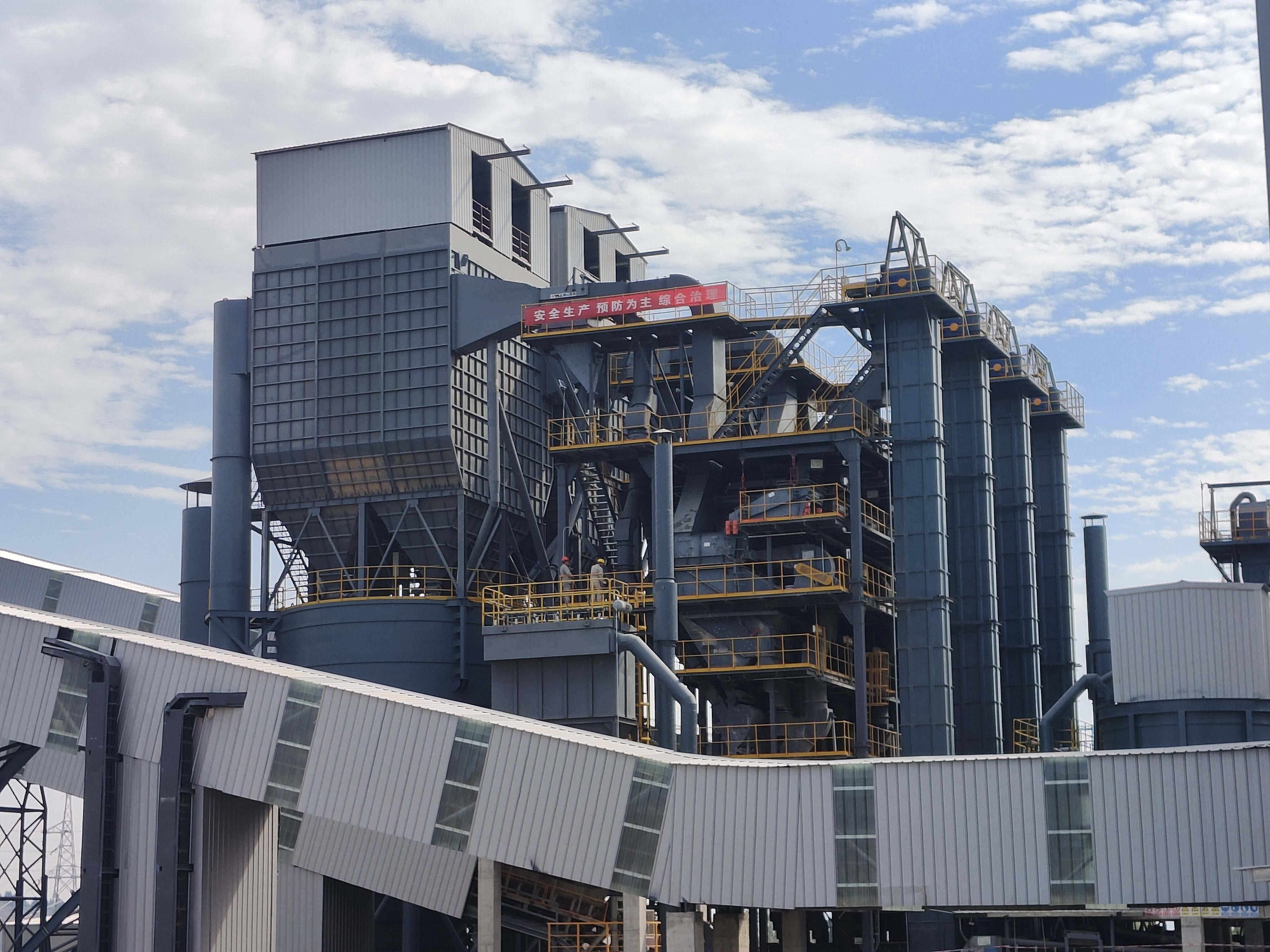 制砂樓制砂需要哪些設(shè)備？制砂樓制砂效果如何？